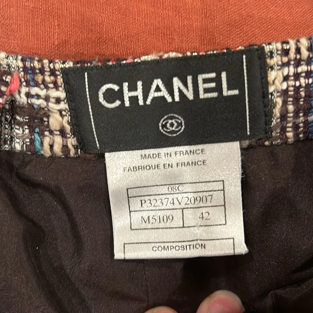 Chanel Skirt Size 42 (10) With Extra Fabric and Button